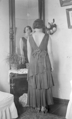 KKE 2455.jpg - Teresa Aleksandrowicz w sukni balowej, lata 30-te XX-wieku.